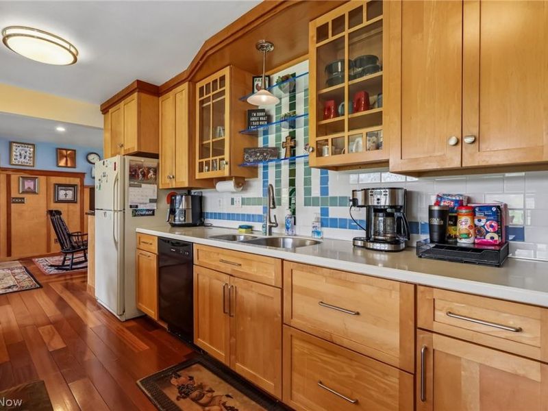 483 Som Center Road, Mayfield Village, OH 44143 Photo 6