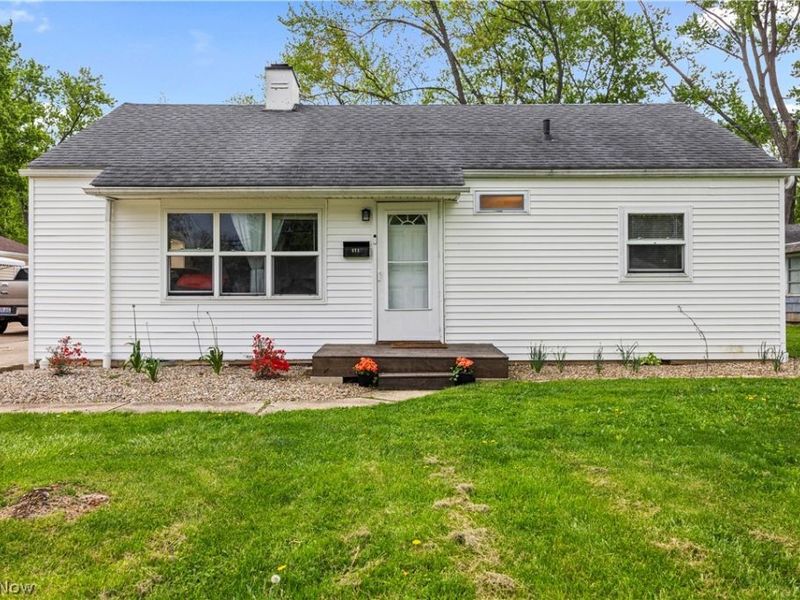 571 Hilliard Road, Elyria, OH 44035 Photo 1