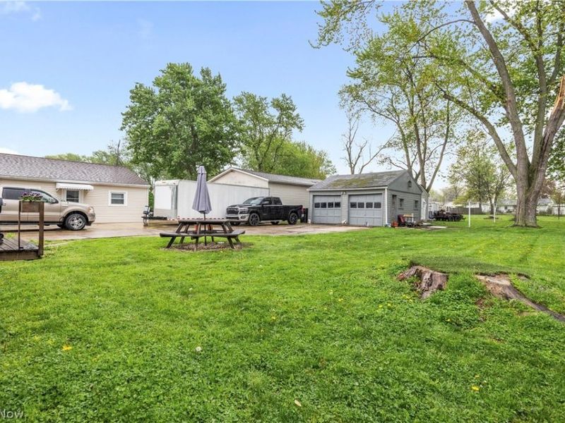 571 Hilliard Road, Elyria, OH 44035 Photo 25