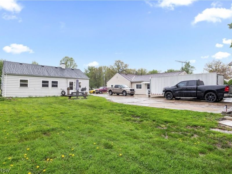 571 Hilliard Road, Elyria, OH 44035 Photo 28