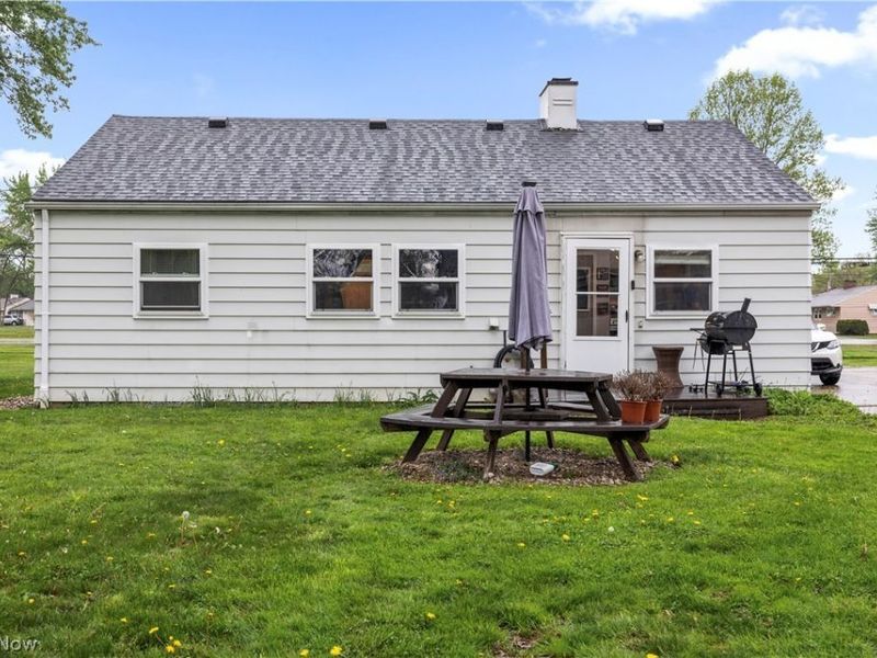 571 Hilliard Road, Elyria, OH 44035 Photo 29