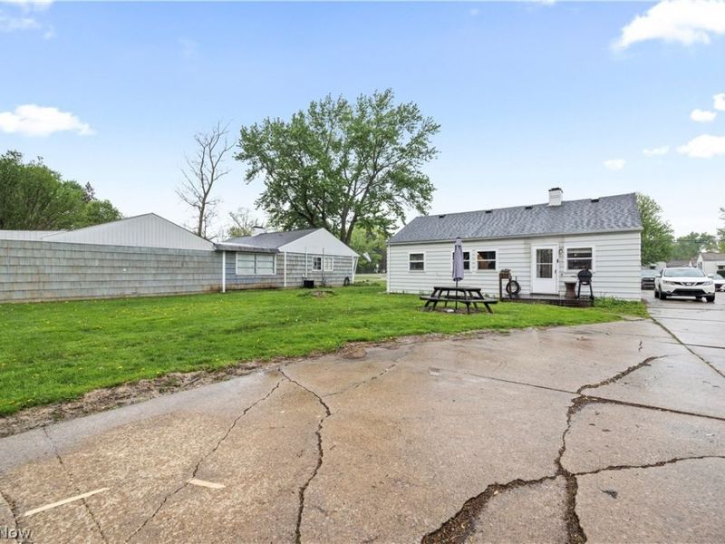 571 Hilliard Road, Elyria, OH 44035 Photo 30