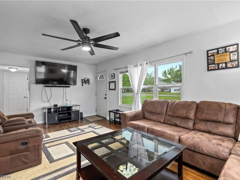 571 Hilliard Road, Elyria, OH 44035 Photo 4