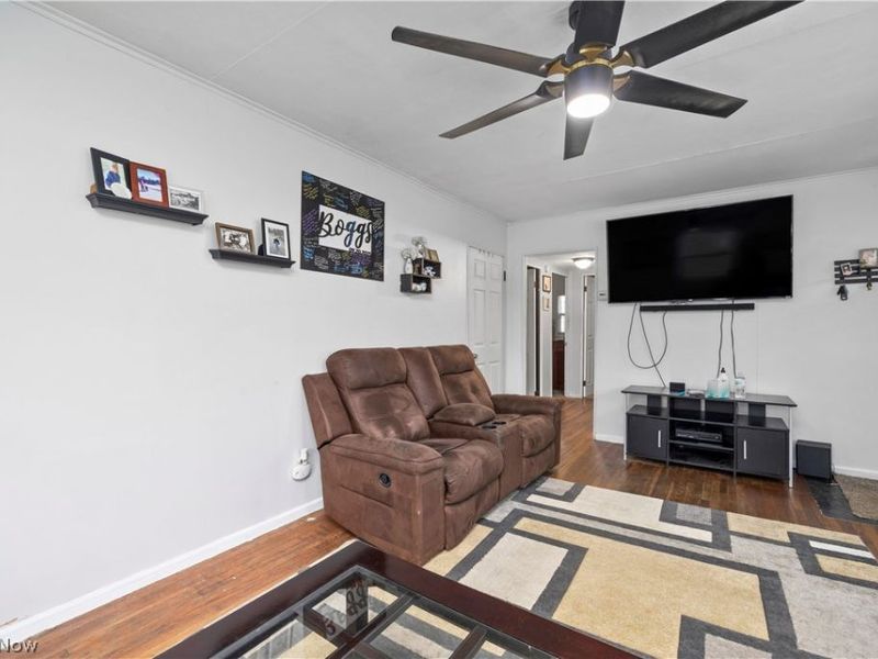 571 Hilliard Road, Elyria, OH 44035 Photo 5