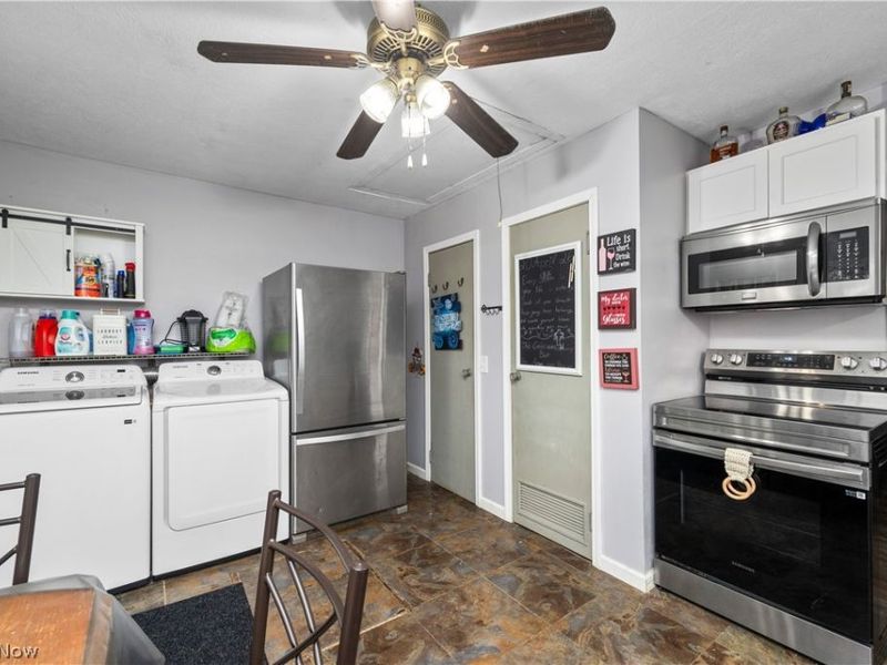 571 Hilliard Road, Elyria, OH 44035 Photo 9