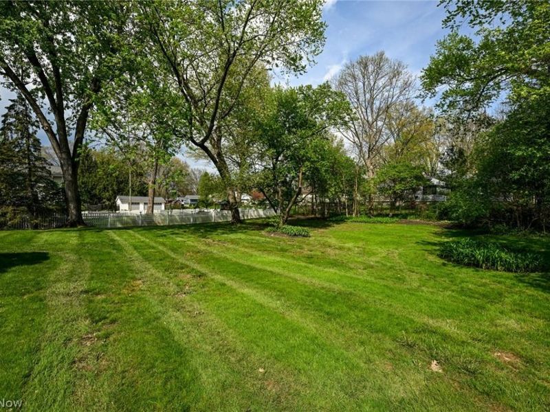 365 Sand Run Road, Akron, OH 44313 Photo 3