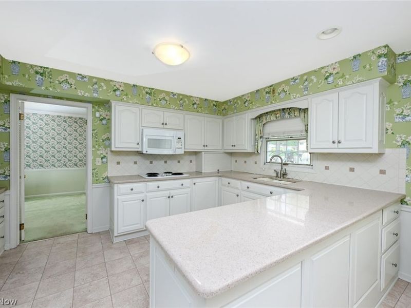 365 Sand Run Road, Akron, OH 44313 Photo 9