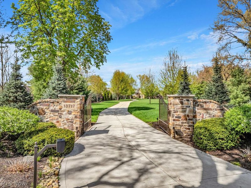 13717 W Lake Road, Vermilion, OH 44089 Photo 3