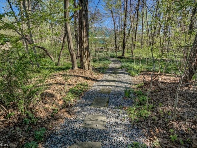 197 Miles Road, Chagrin Falls, OH 44022 Photo 24