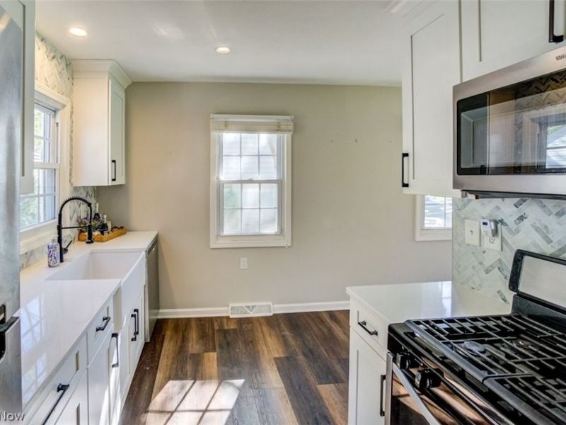 197 Miles Road, Chagrin Falls, OH 44022 Photo 8