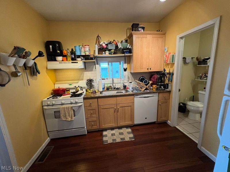 2484 W 6th Street, Cleveland, OH 44113 Photo 2