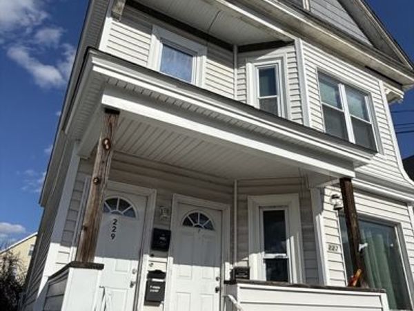227 White St, Unit F1-R, Lowell, MA 01854