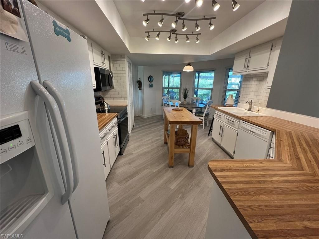 20680 Park Pl , Estero, FL 33928 Photo