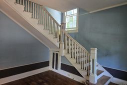 1104 N Hillside Drive photo 4