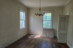 1104 N Hillside Drive photo 4