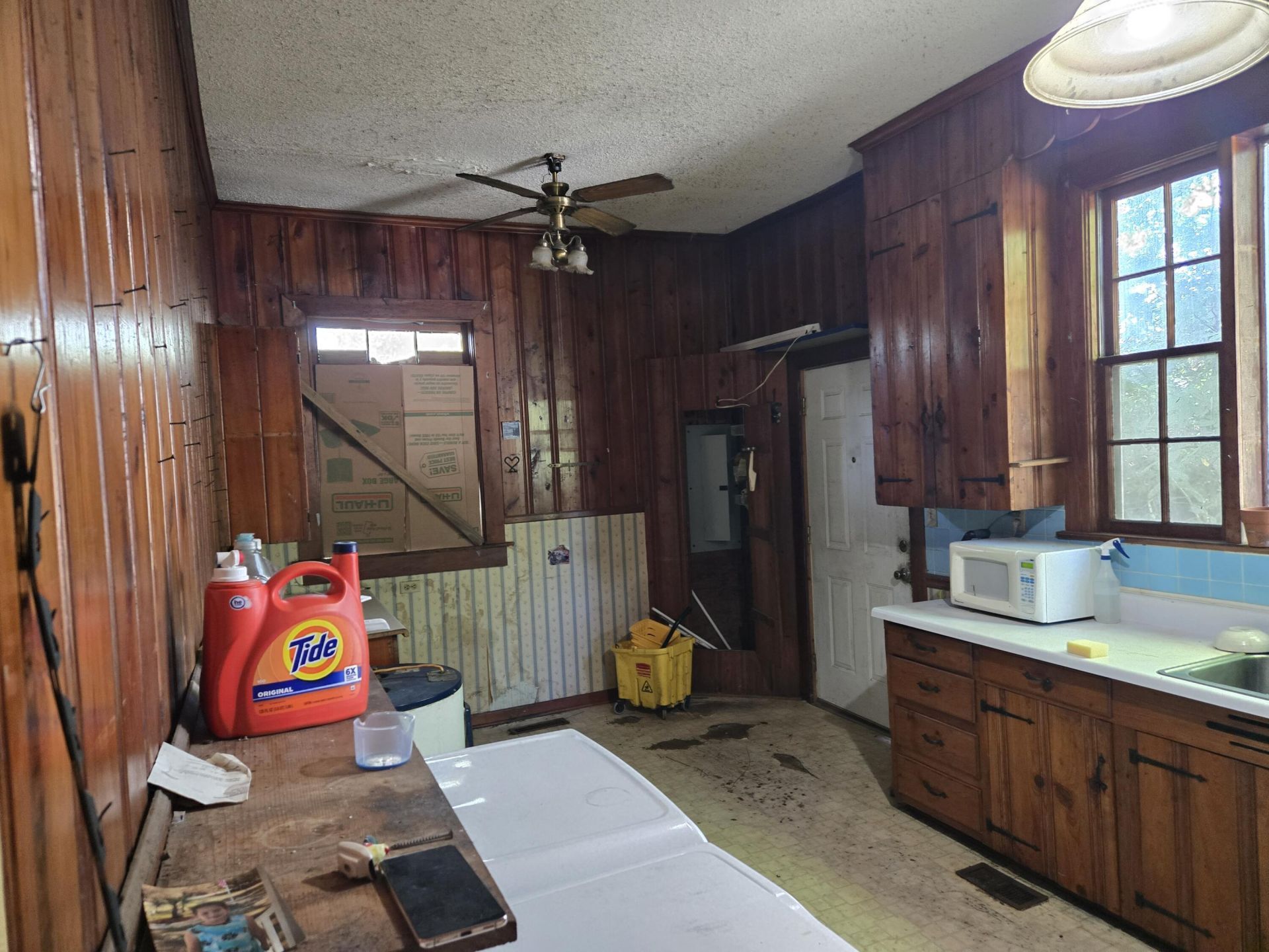 1104 N Hillside Drive Photo 6