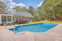 110 Beaverton Court photo 4