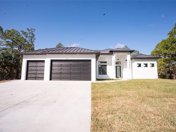 1207 Magnolia AVE , LEHIGH ACRES, FL 33972