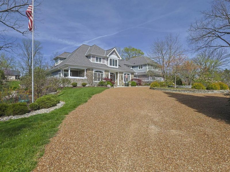 7710 Indian Hill Road, Indian Hill, OH 45243 Photo 2