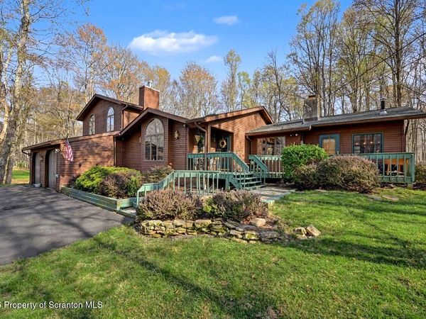 146 Eagles View Drive, Unit # X2721, Clifton Twp, PA 18424