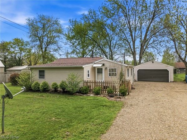 6982 Mcclure Road , Hubbard, OH 44425