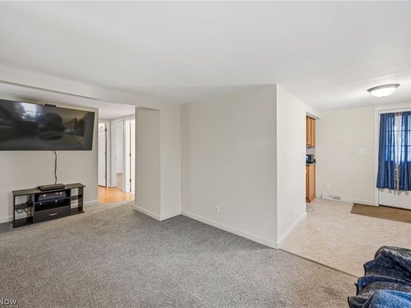 6982 Mcclure Road, Hubbard, OH 44425 Photo 12