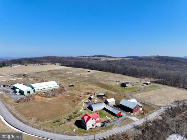 810 MILE RUN ROAD , SUNBURY, PA 17801