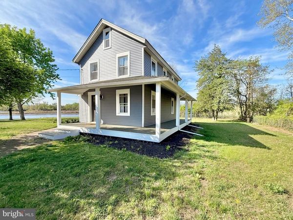 6 WHARF STREET, BEVERLY, NJ 08010