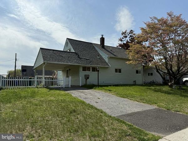 5 NICKELHILL LANE , LEVITTOWN, PA 19054