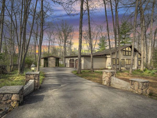 10 LINCOLN DRIVE , EAST BERLIN, PA 17316