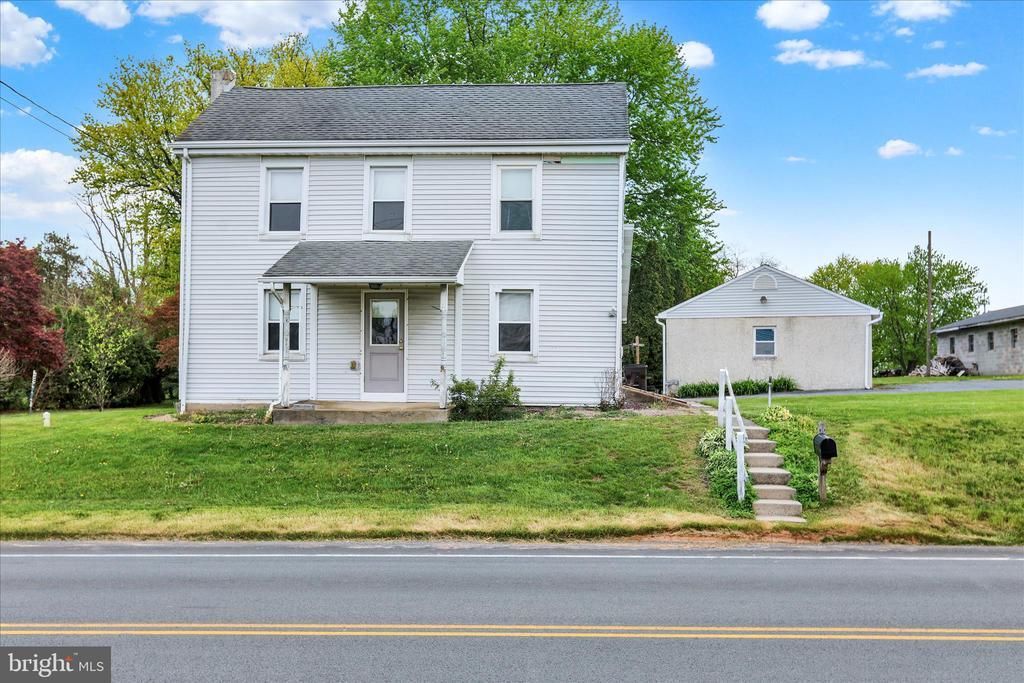 951 Old Swede Road , Douglassville, PA 19518 Main Photo