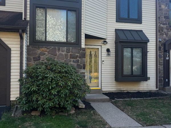 104 WINDHAM COURT , NEWTOWN, PA 18940
