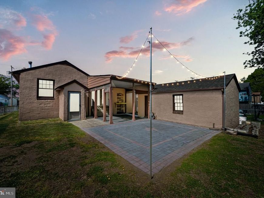 236 Powhattan Avenue , Essington, PA 19029 Main Photo