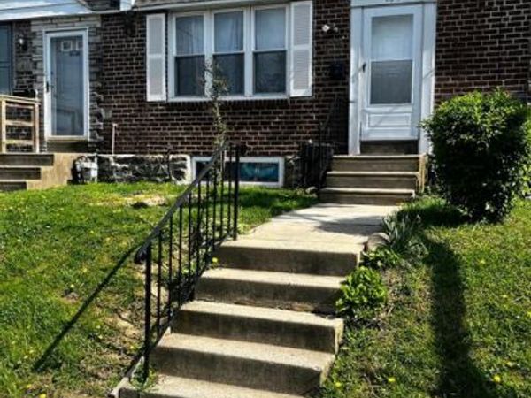 165 ERVIN AVENUE , MARCUS HOOK, PA 19061