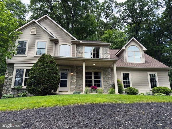 2760 STEVENS SUMMIT DRIVE, COLUMBIA, PA 17512