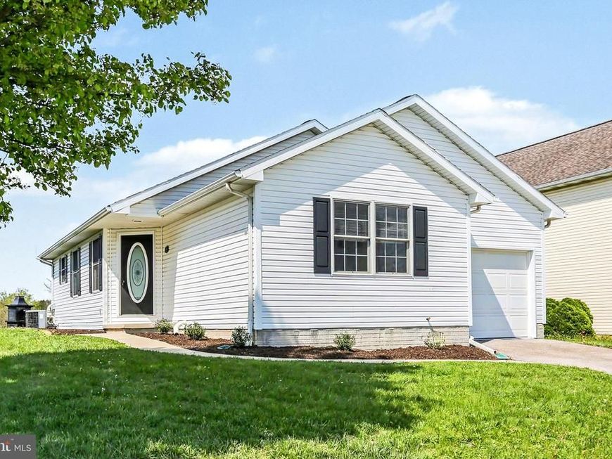 1443 Wanda Drive, Hanover, PA 17331 Main Photo
