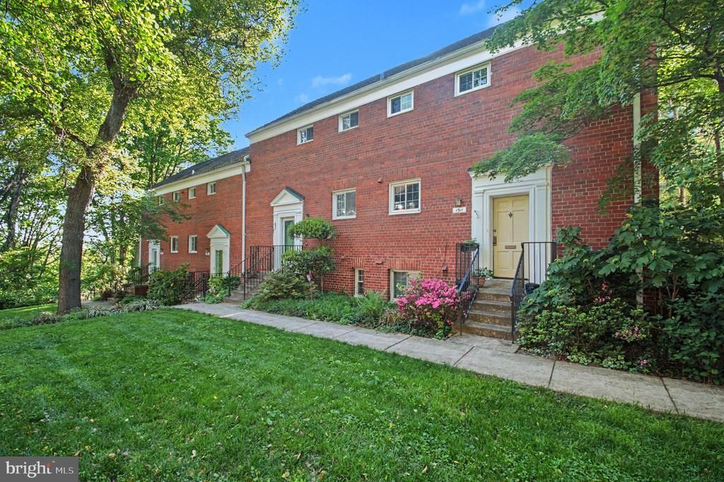 1517 Mount Eagle Place, Alexandria, VA 22302 Main Photo
