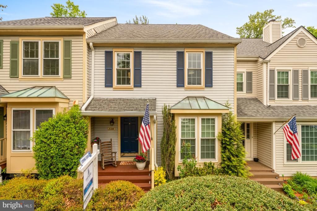 8226 Maple Ridge Avenue, Springfield, VA 22153 Main Photo