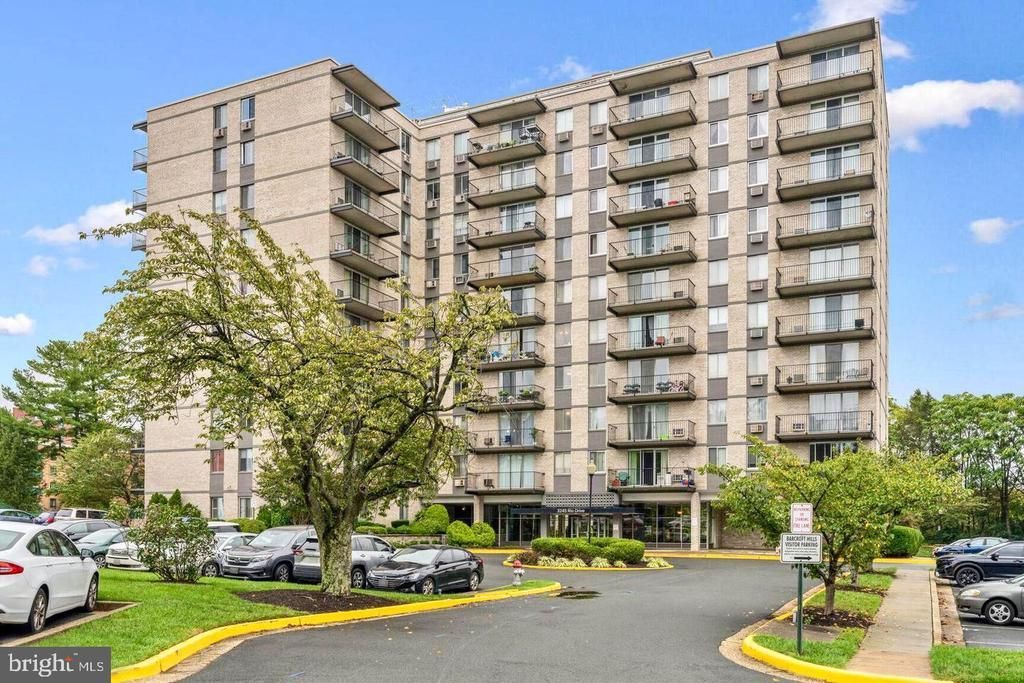 3245 Rio Drive, Unit 305, Falls Church, VA 22041 Main Photo