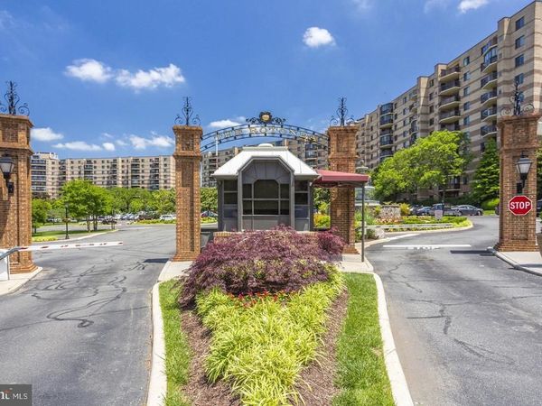 8370 GREENSBORO DRIVE , Unit 107, MCLEAN, VA 22102