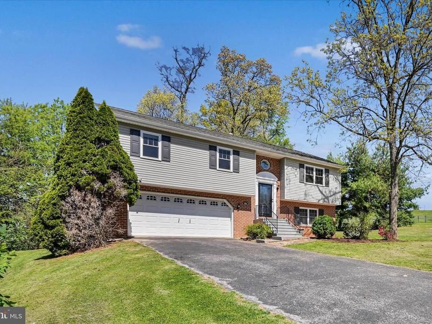 301 Larkin Drive, Red Lion, PA 17356 Main Photo