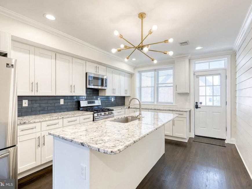 3306 Fleet Street, Baltimore, MD 21224 Main Photo