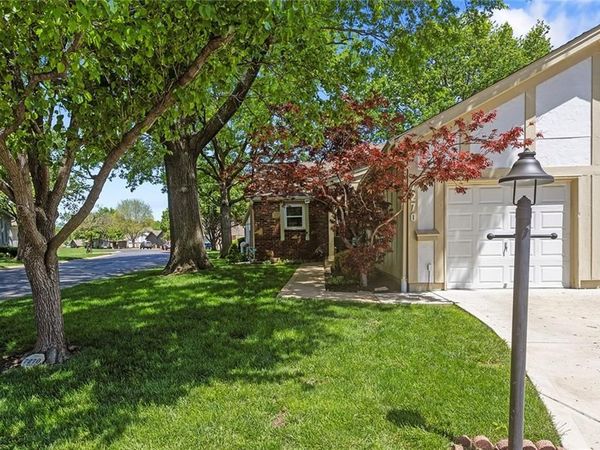 7270 MASTIN Street, Merriam, KS 66203