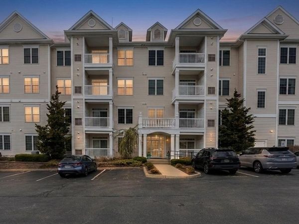 1481 Phillips Rd, Unit 1101, New Bedford, MA 02745