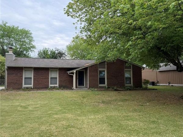 2807 Lamroc Road, Greensboro, NC 27407