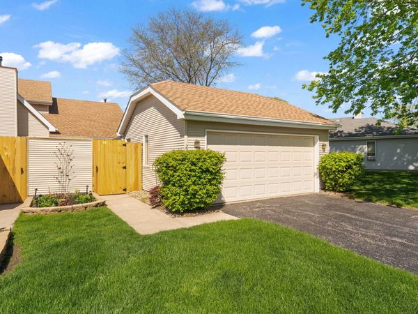 230 Holly Lane , Schererville, IN 46375