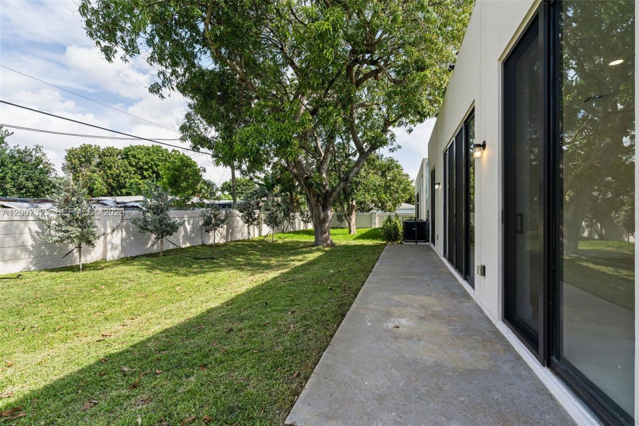 1515 SW 40th Ter, Fort Lauderdale, FL 33317 Photo