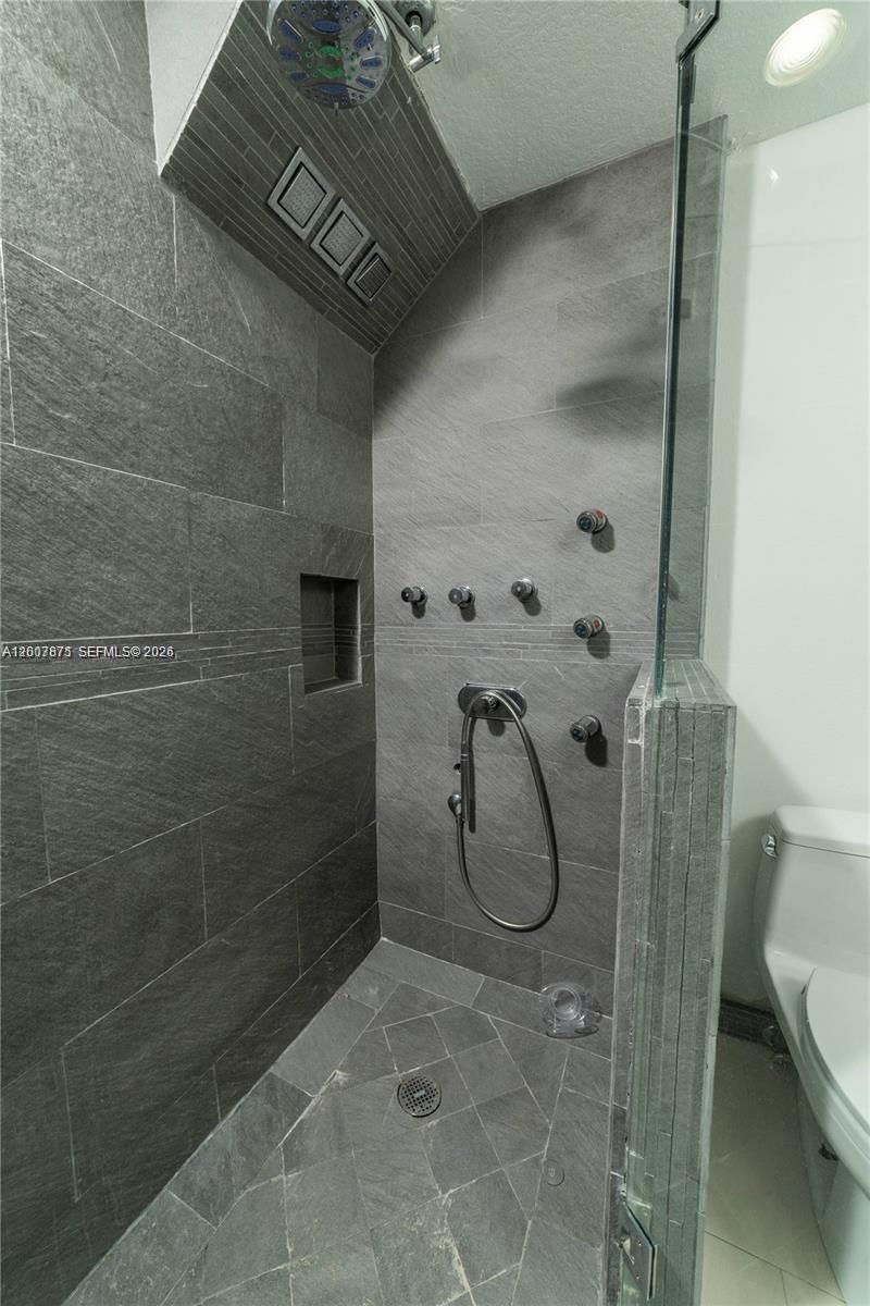 6515 Collins Ave, Unit 1609, Miami Beach, FL 33141 Photo
