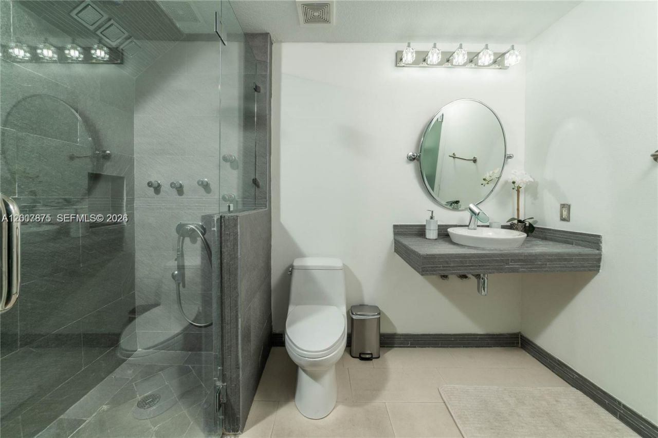 6515 Collins Ave, Unit 1609, Miami Beach, FL 33141 Photo
