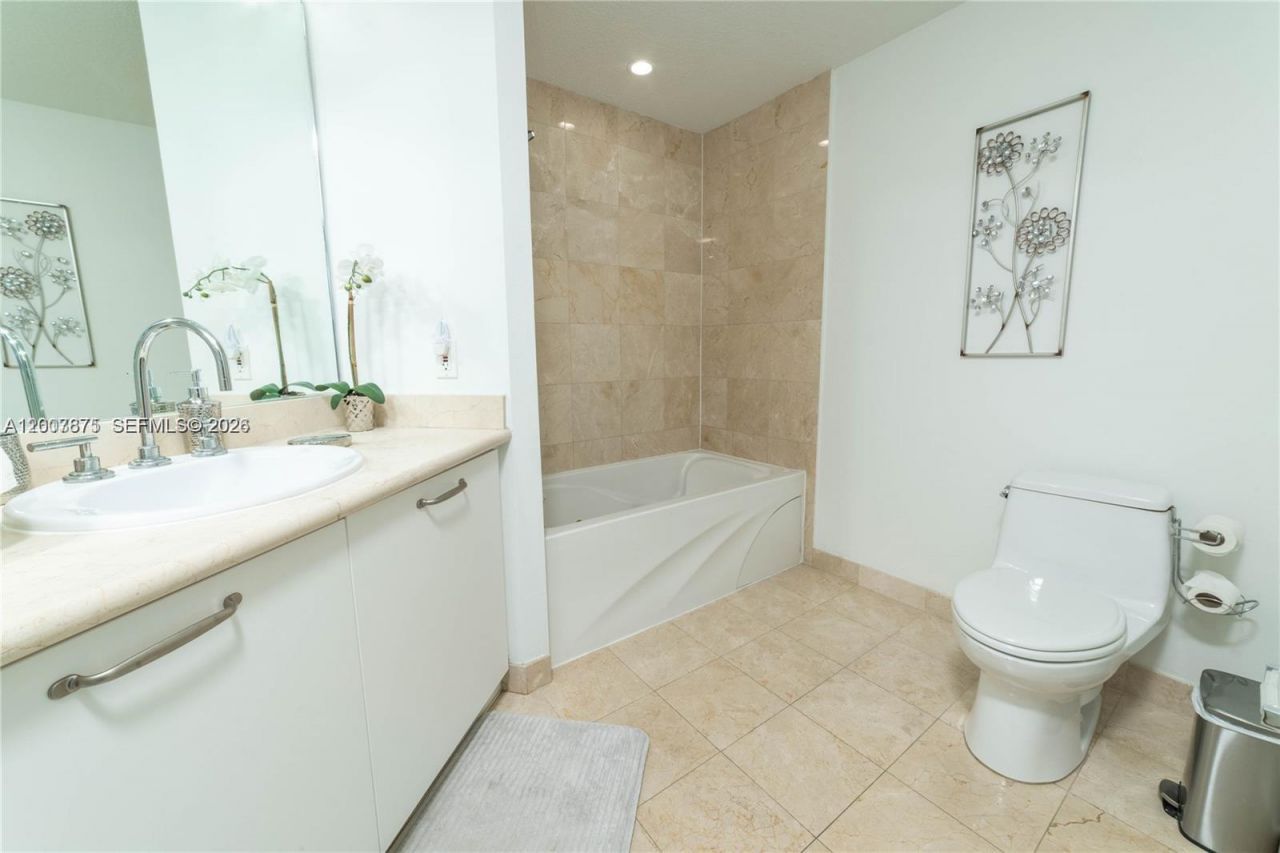 6515 Collins Ave, Unit 1609, Miami Beach, FL 33141 Photo